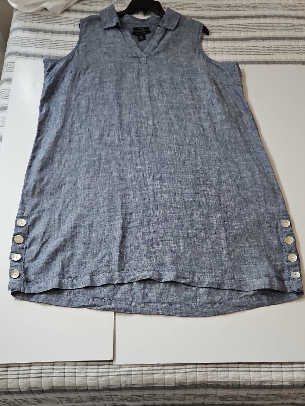 Tahari 1X Linen Sleeveless Chambray V Neck  Dress MOP Side Hem Buttons - Picture 5 of 8